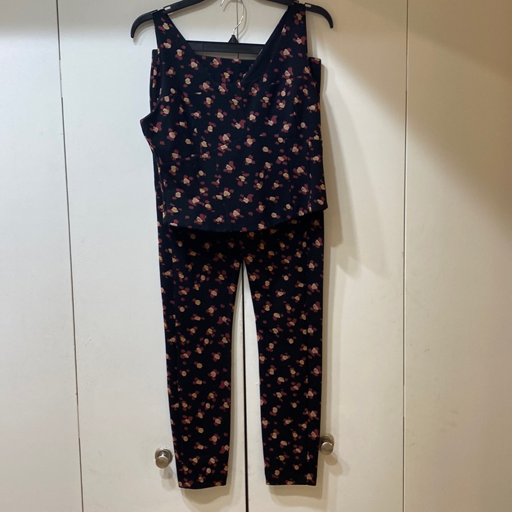 CABI Work Out Set. Top M. Bottom S. Great Condition
